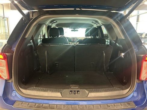 Used 2021 Ford Explorer XLT w/ Equipment Group 202A image 23