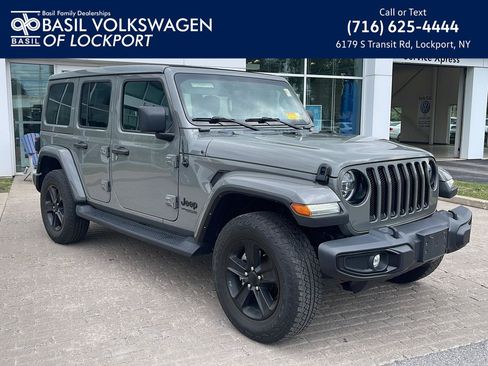 Used 2022 Jeep Wrangler Unlimited Sahara AWD/4WD image 1