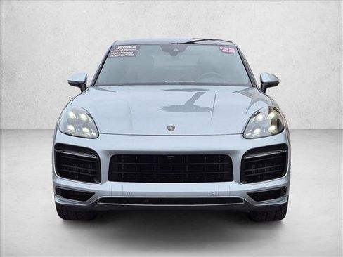Used 2022 Porsche Cayenne GTS AWD/4WD image 2