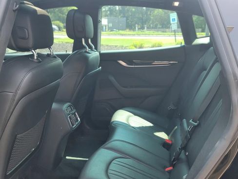 Used 2018 Maserati Levante AWD/4WD image 15