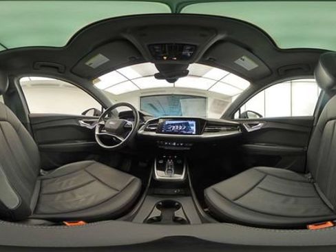 Certified 2022 Audi Q4 e-tron Prestige AWD/4WD image 36