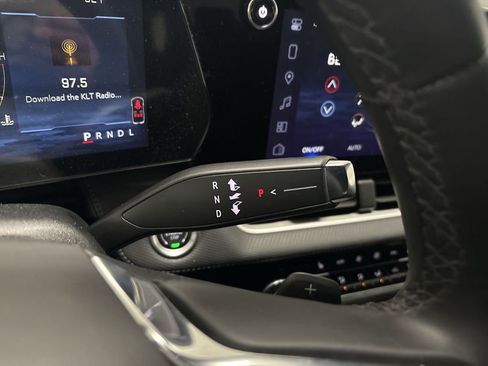 Used 2025 Chevrolet Equinox LT w/ Convenience Package II image 44