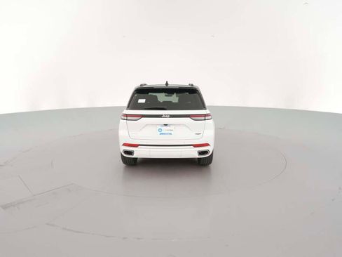 New 2025 Jeep Grand Cherokee Summit image 10