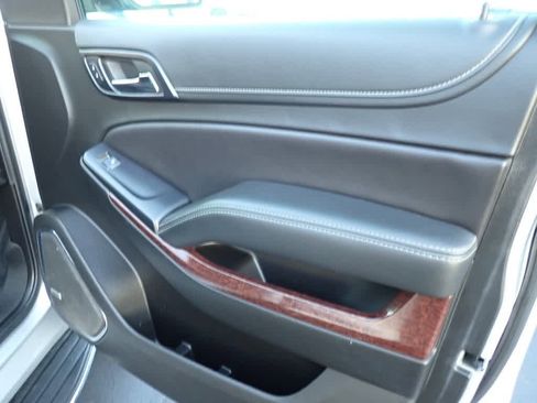 Used 2019 GMC Yukon XL SLT image 27