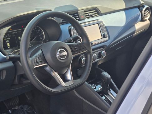 Used 2025 Nissan Versa SV w/ Trunk Package FWD image 21
