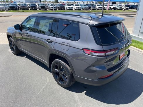 New 2025 Jeep Grand Cherokee L Limited w/ Black Appearance Package image 8