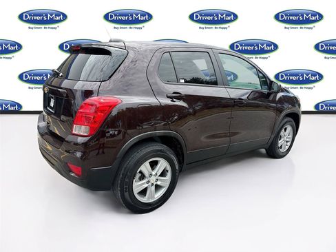 Used 2021 Chevrolet Trax LS w/ Tint and Cruise Package AWD/4WD image 7