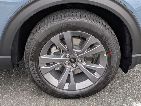 New 2026 Ford Explorer Active w/ Active Comfort Package image 5