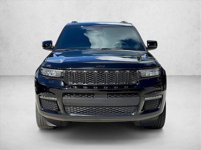 Used 2024 Jeep Grand Cherokee L Limited w/ Black Appearance Package AWD/4WD image 2