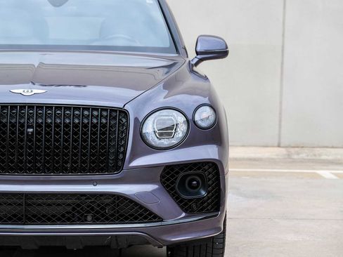 Used 2023 Bentley Bentayga Extended Wheelbase AWD/4WD image 70