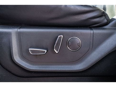 Used 2021 Ford Expedition Max Limited image 9