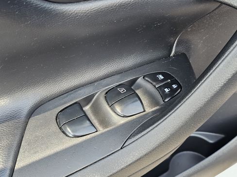 Used 2015 Nissan Altima 2.5 S w/ Power Driver Seat Package FWD image 14
