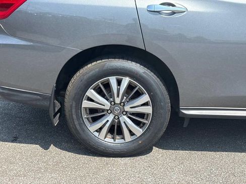 Used 2019 Nissan Pathfinder S AWD/4WD image 12