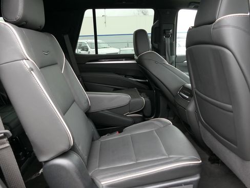 Used 2025 Cadillac Escalade Premium Luxury image 22