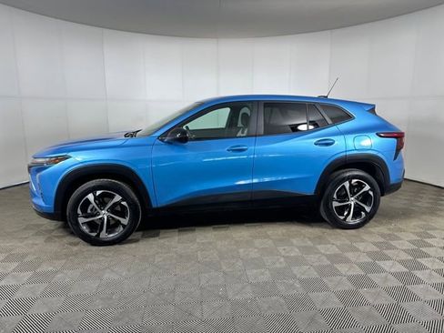 Used 2025 Chevrolet Trax RS w/ Driver Confidence Package image 6