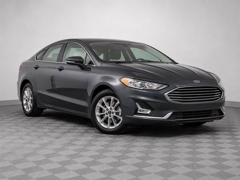 Used 2020 Ford Fusion SEL FWD image 4