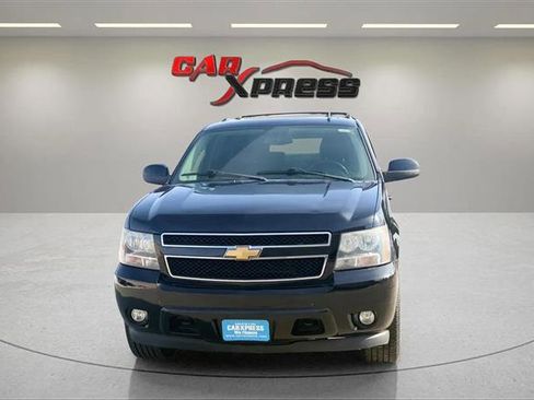Used 2012 Chevrolet Suburban LT w/ Luxury Package image 3