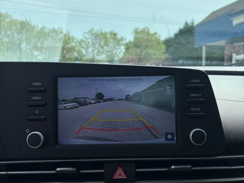 Used 2021 Hyundai Elantra SEL FWD image 12