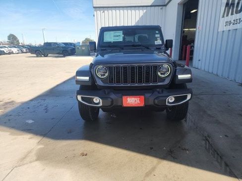New 2026 Jeep Gladiator Sport AWD/4WD image 7