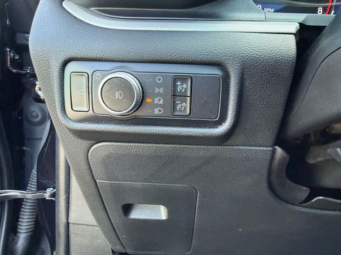 Used 2020 Ford Explorer XLT w/ Equipment Group 202A image 15