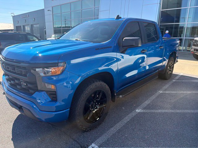 Used 2022 Chevrolet Silverado 1500 Custom w/ LPO, Dark Essentials Package AWD/4WD image 6