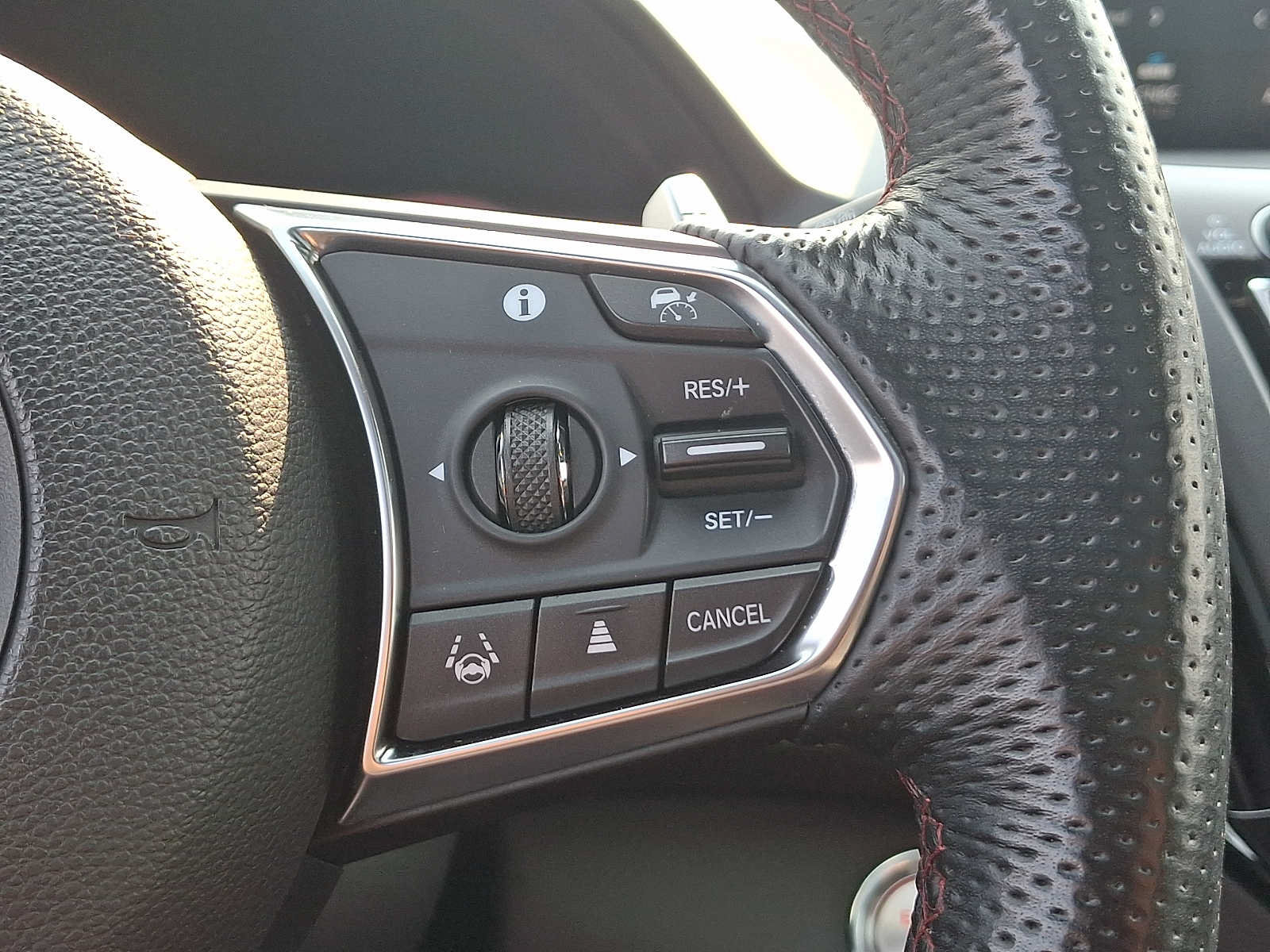 Certified 2024 Acura RDX w/ Advance Package AWD/4WD image 23