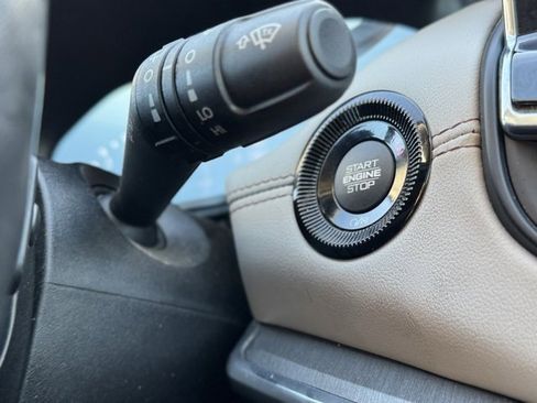 Certified 2022 Jeep Compass Limited image 17