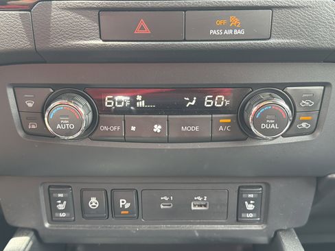 Used 2023 Nissan Frontier SV w/ SV Convenience Package RWD image 6