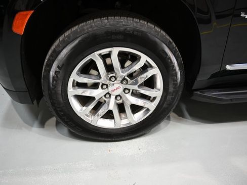 Used 2022 GMC Yukon SLT w/ SLT Premium Package image 31