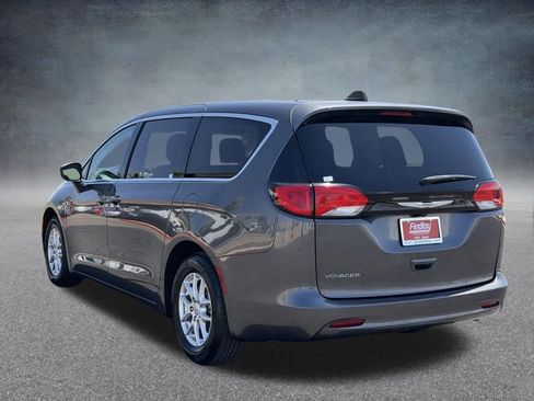 Used 2023 Chrysler Voyager LX FWD image 6
