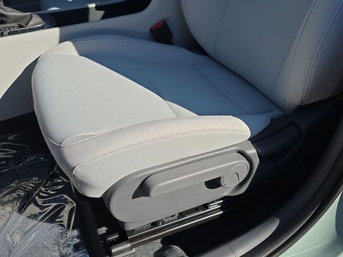 New 2026 Hyundai Kona SE image 37