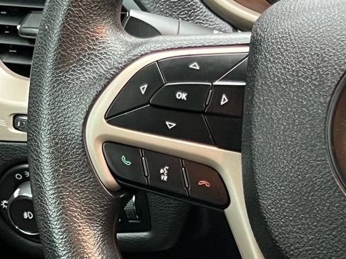 Used 2018 Jeep Cherokee Latitude image 22