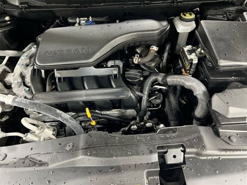 Used 2020 Nissan Rogue Sport S image 24