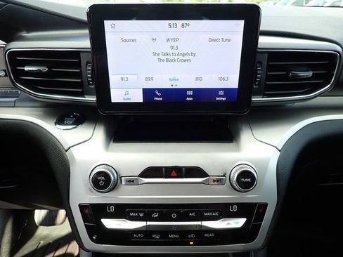 Used 2020 Ford Explorer XLT w/ Equipment Group 202A AWD/4WD image 29