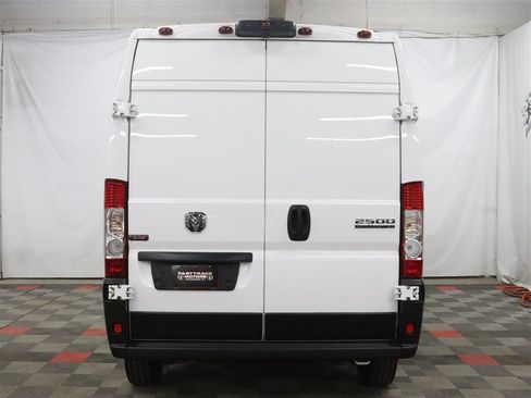 Used 2023 RAM ProMaster 2500 FWD image 5