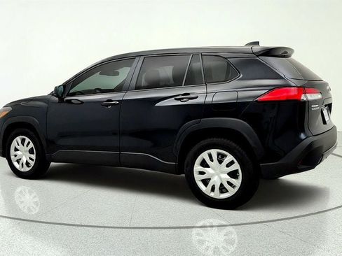 Used 2025 Toyota Corolla Cross L FWD image 7