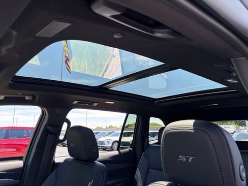 New 2026 Buick Enclave Sport Touring w/ Power Package FWD image 5