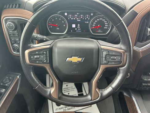 Used 2022 Chevrolet Silverado 1500 High Country w/ Technology Package image 16