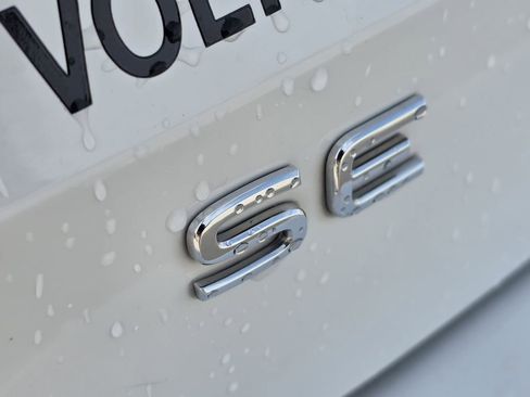 Used 2025 Volkswagen Taos SE image 8