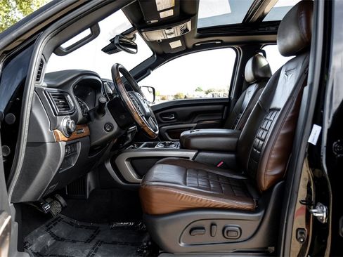 Used 2020 Nissan Titan Platinum Reserve w/ Moonroof Package image 3