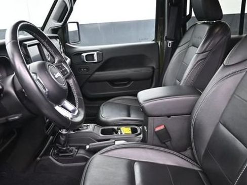 Used 2022 Jeep Wrangler Unlimited Sahara w/ LED Lighting Group AWD/4WD image 9
