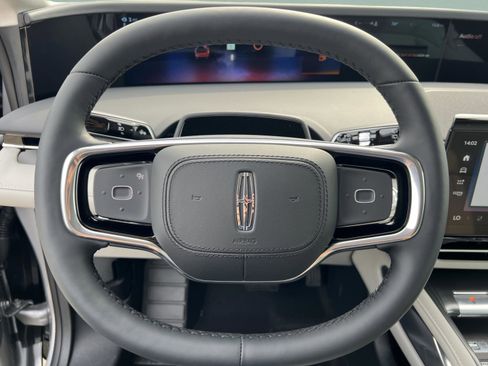 New 2026 Lincoln Nautilus Premier image 15