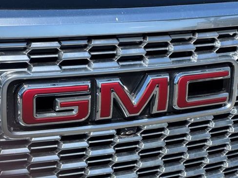 Used 2022 GMC Yukon XL Denali AWD/4WD image 44