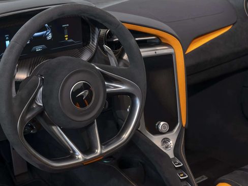 Used 2024 McLaren 750S Spider RWD image 26
