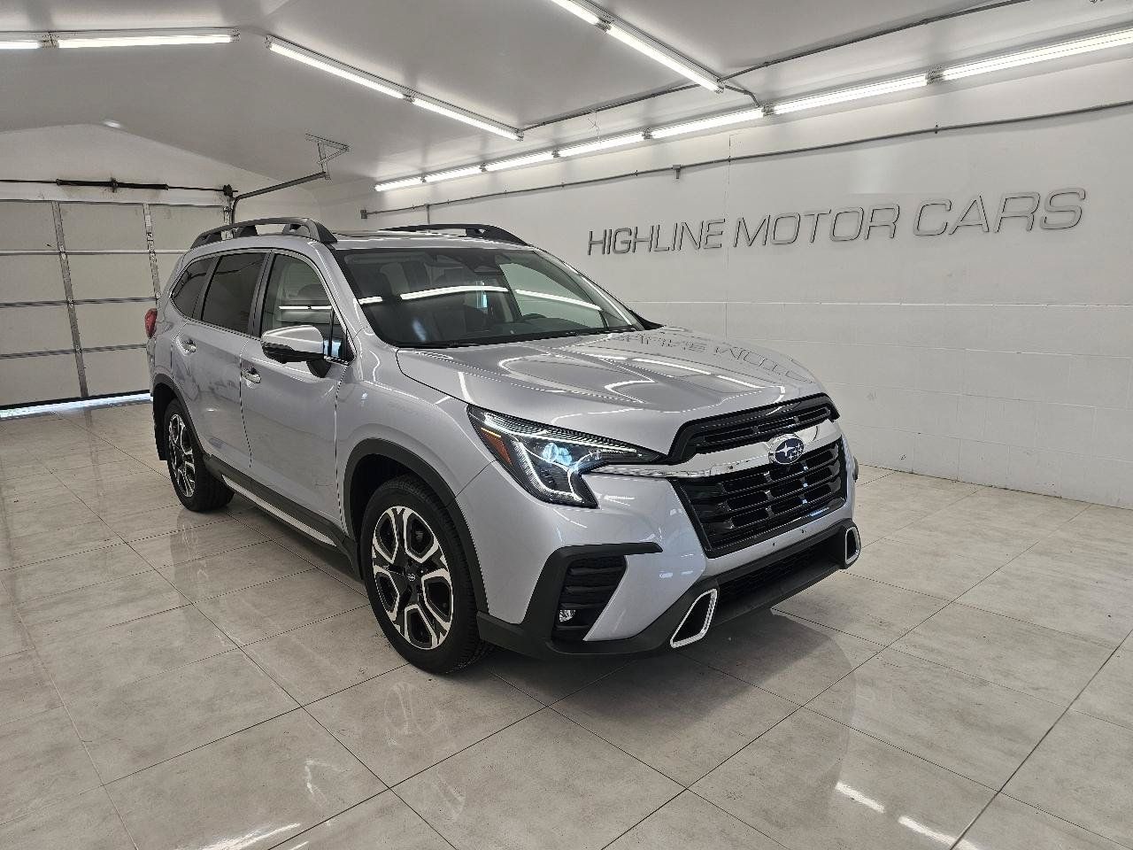 Used 2023 Subaru Ascent Touring AWD/4WD image 3