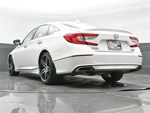 Certified 2022 Honda Accord Touring image 23