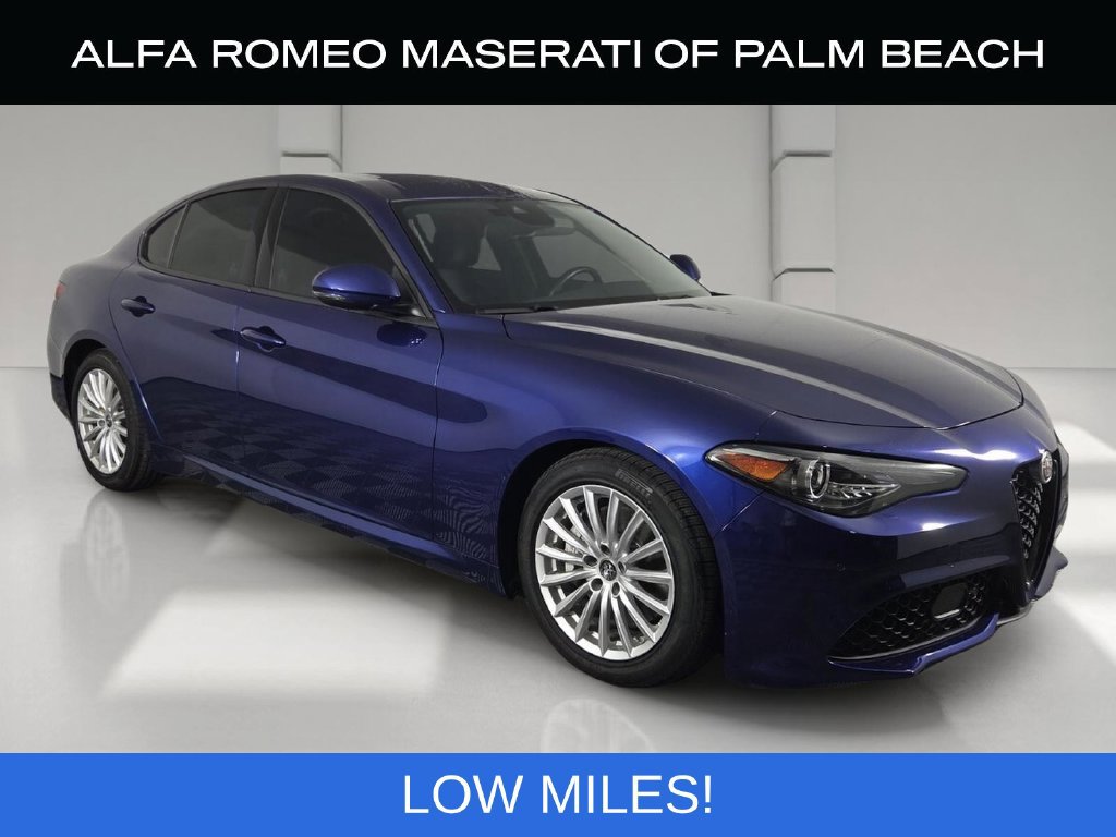 Used 2022 Alfa Romeo Giulia Sprint RWD image 1