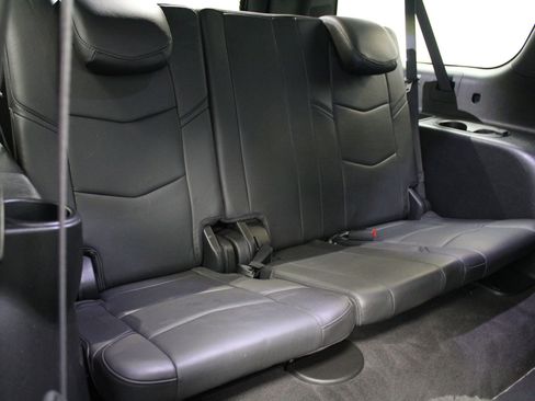 Used 2020 Cadillac Escalade ESV Platinum AWD/4WD image 25