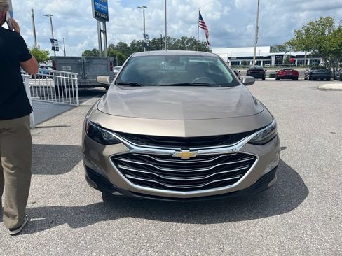 Used 2023 Chevrolet Malibu LT w/ Driver Confidence Package FWD image 2