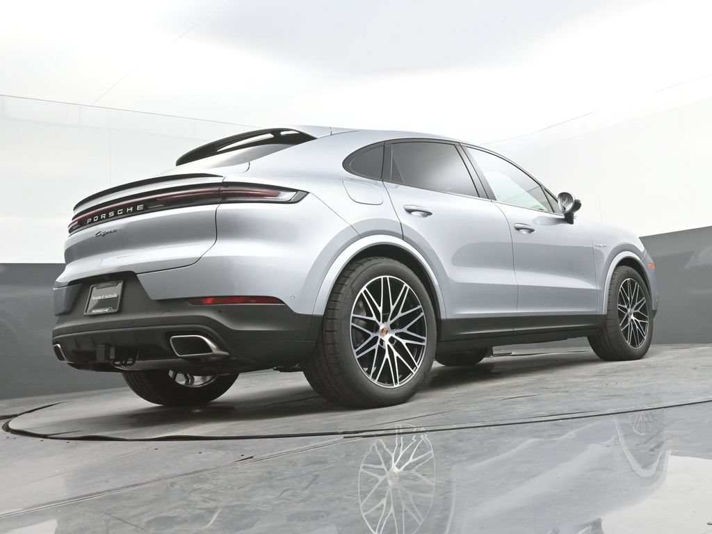 Certified 2026 Porsche Cayenne E-Hybrid Coupe AWD/4WD image 34